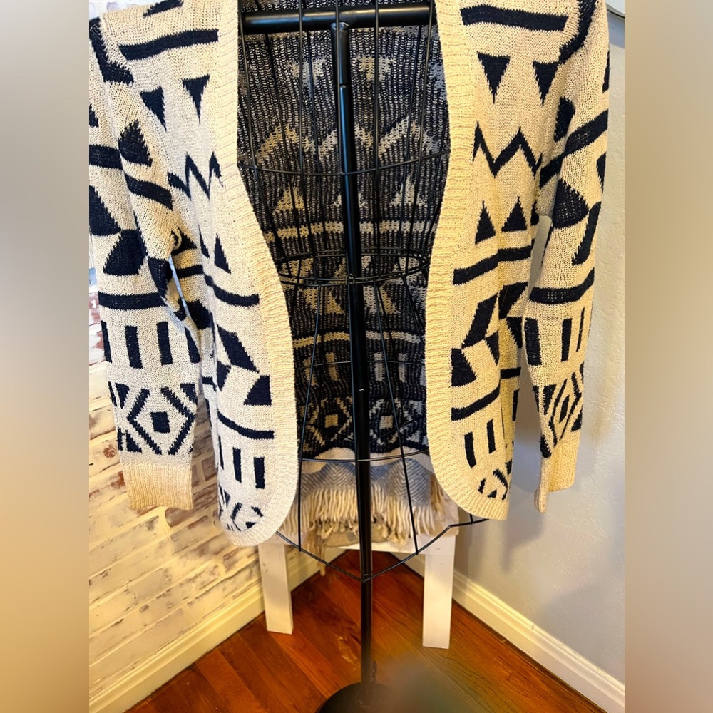 Sweater cream and blue print